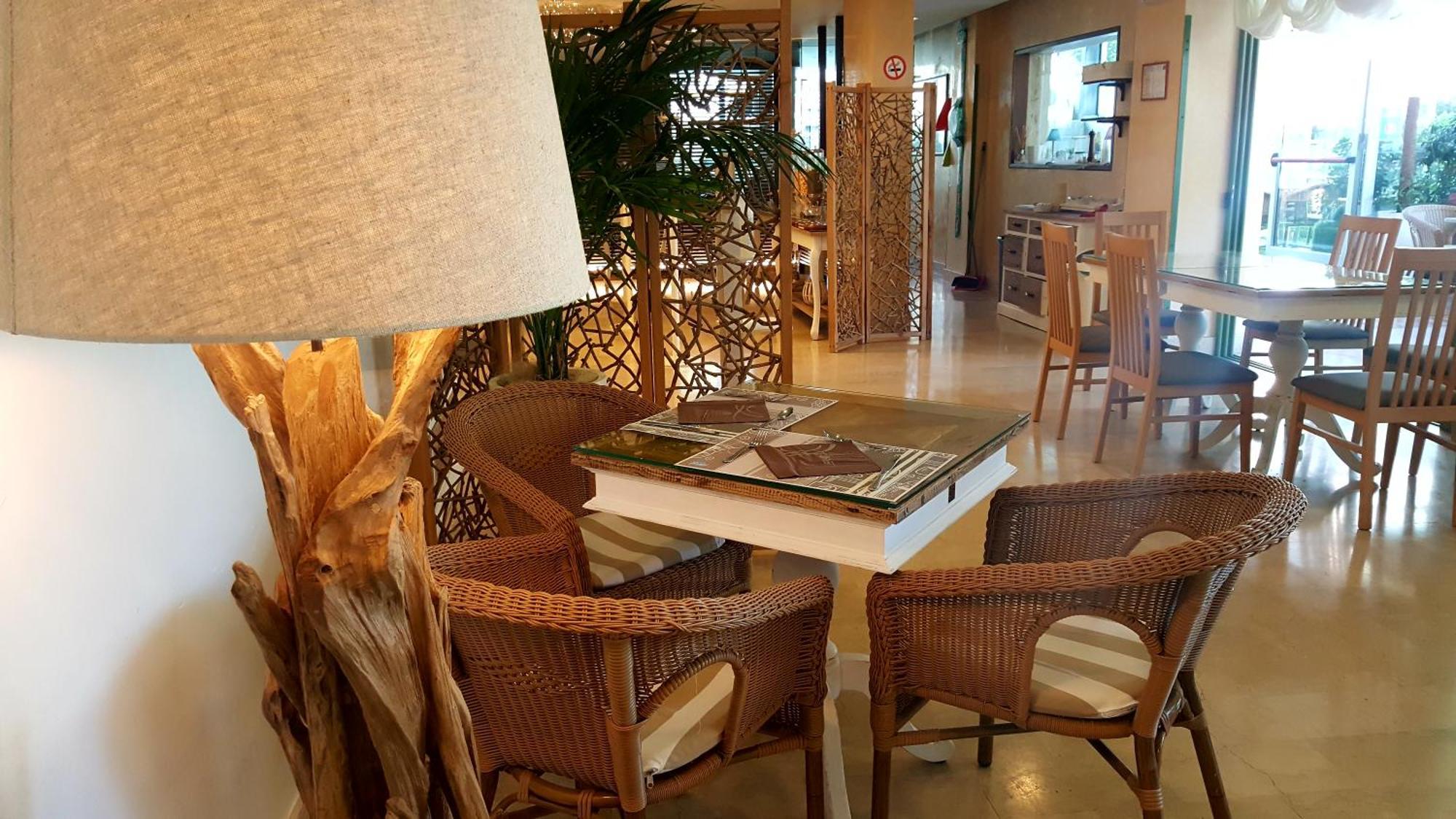 Hotel Poker ริชชิโอเน ภายนอก รูปภาพ