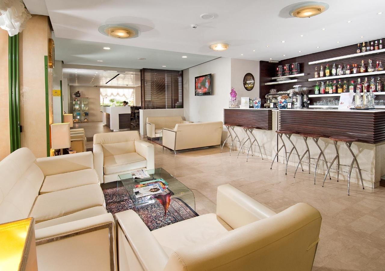 Hotel Poker ริชชิโอเน ภายนอก รูปภาพ
